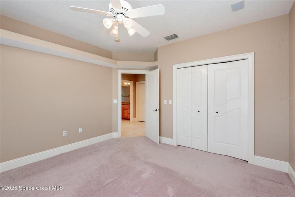 For Sale: $1,125,000 (4 beds, 4 baths, 4074 Square Feet)