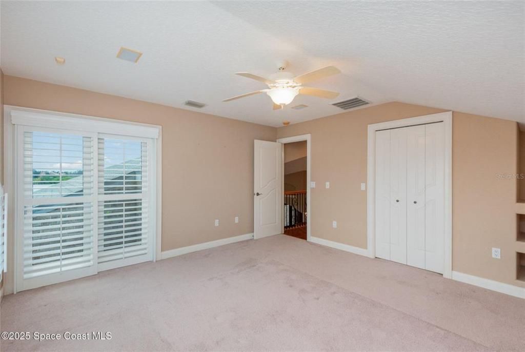 For Sale: $1,125,000 (4 beds, 4 baths, 4074 Square Feet)