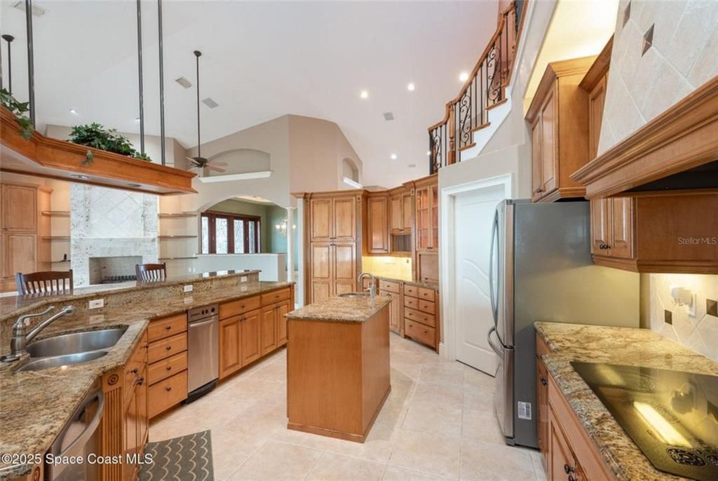 For Sale: $1,125,000 (4 beds, 4 baths, 4074 Square Feet)