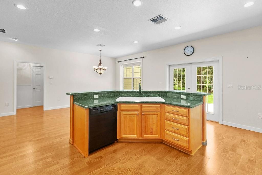 For Sale: $839,900 (3 beds, 2 baths, 2040 Square Feet)