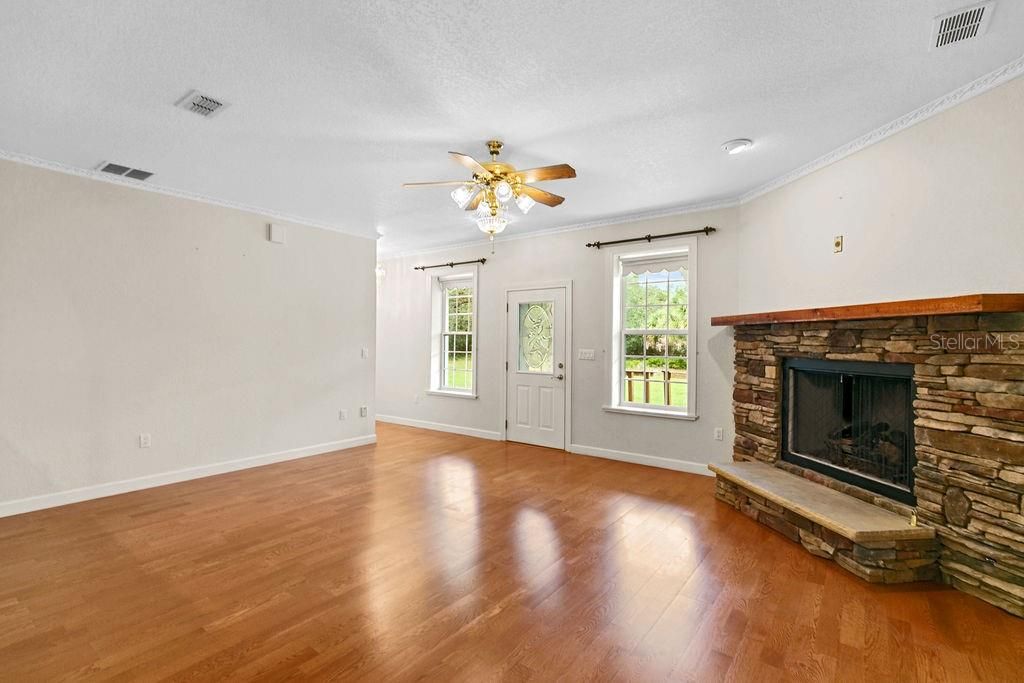 For Sale: $839,900 (3 beds, 2 baths, 2040 Square Feet)