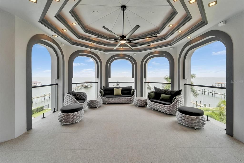 For Sale: $19,999,999 (7 beds, 6 baths, 12896 Square Feet)
