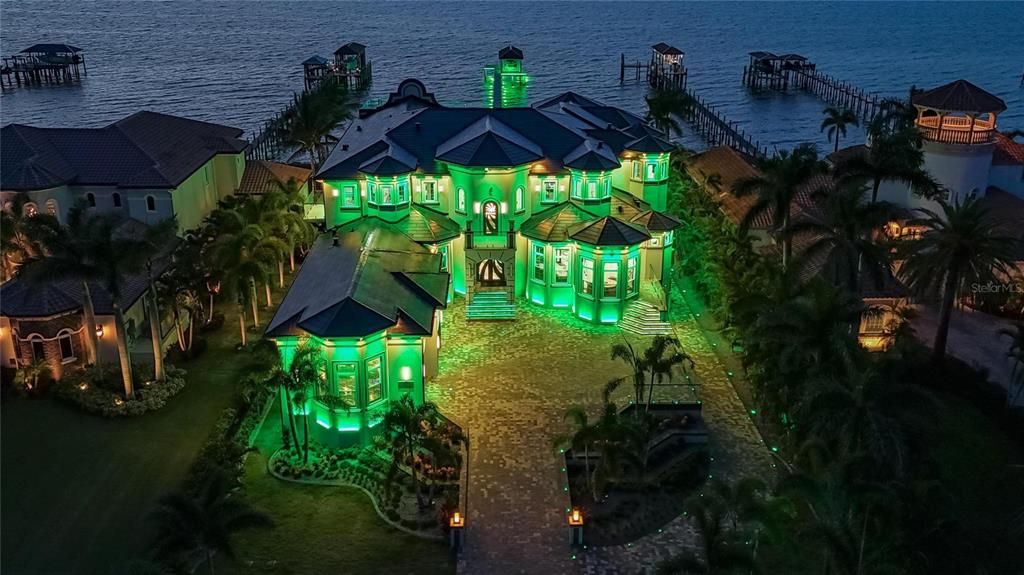 For Sale: $19,999,999 (7 beds, 6 baths, 12896 Square Feet)
