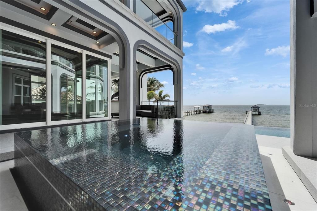 For Sale: $19,999,999 (7 beds, 6 baths, 12896 Square Feet)