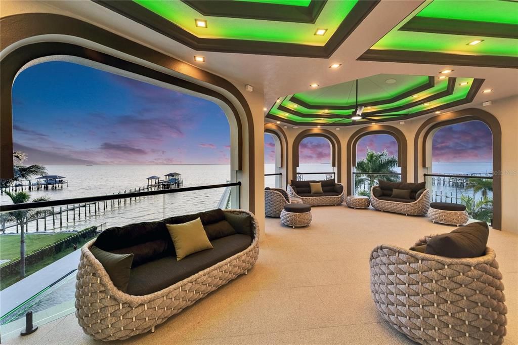 For Sale: $19,999,999 (7 beds, 6 baths, 12896 Square Feet)