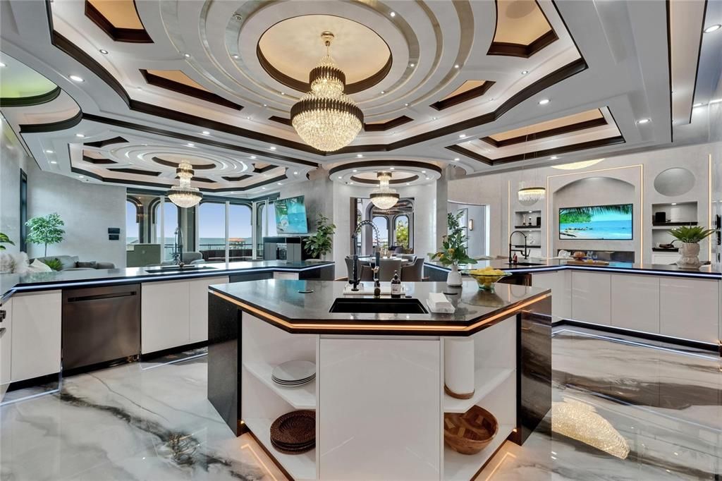 For Sale: $19,999,999 (7 beds, 6 baths, 12896 Square Feet)