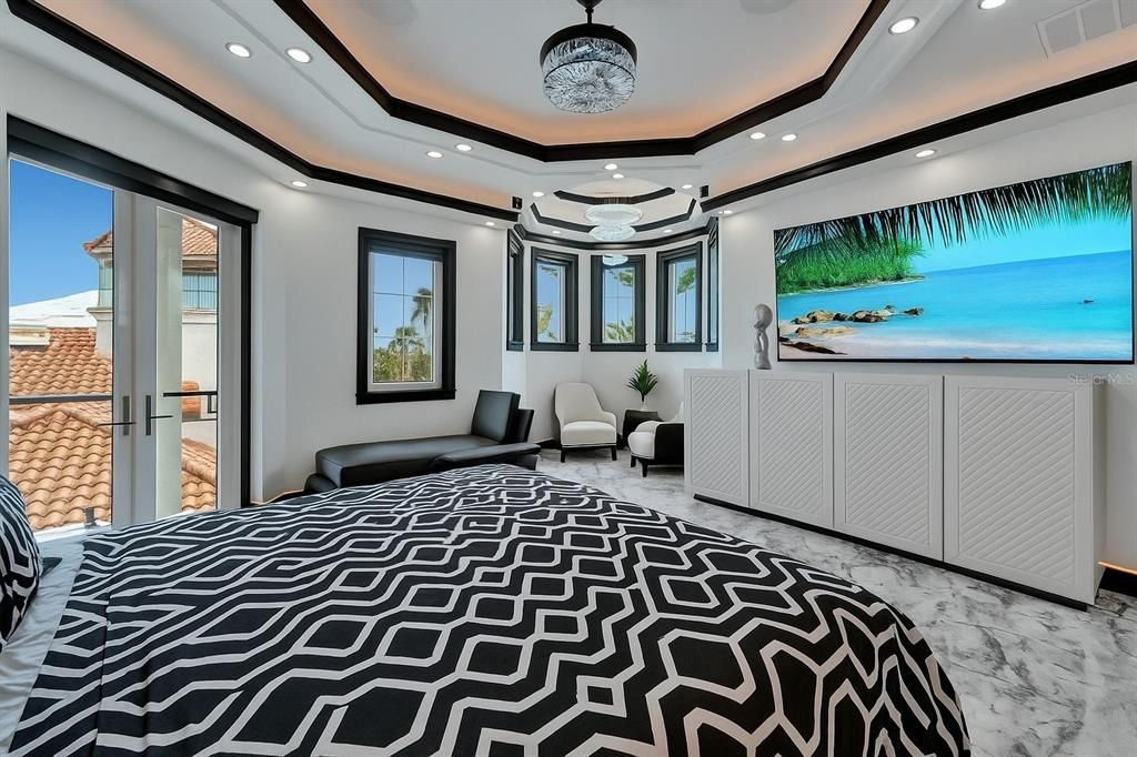 For Sale: $19,999,999 (7 beds, 6 baths, 12896 Square Feet)