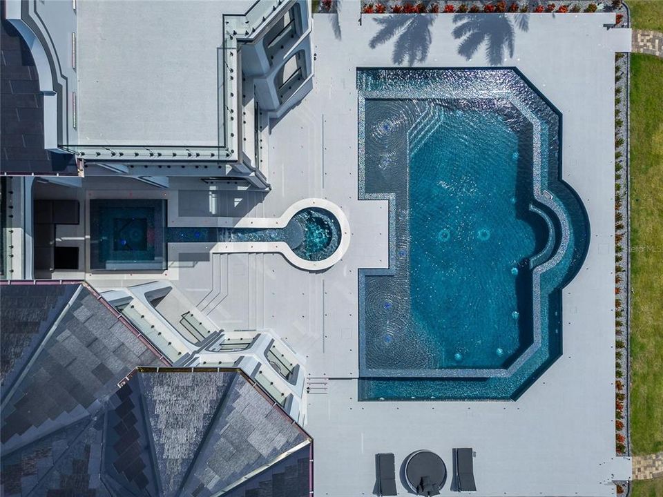 For Sale: $19,999,999 (7 beds, 6 baths, 12896 Square Feet)