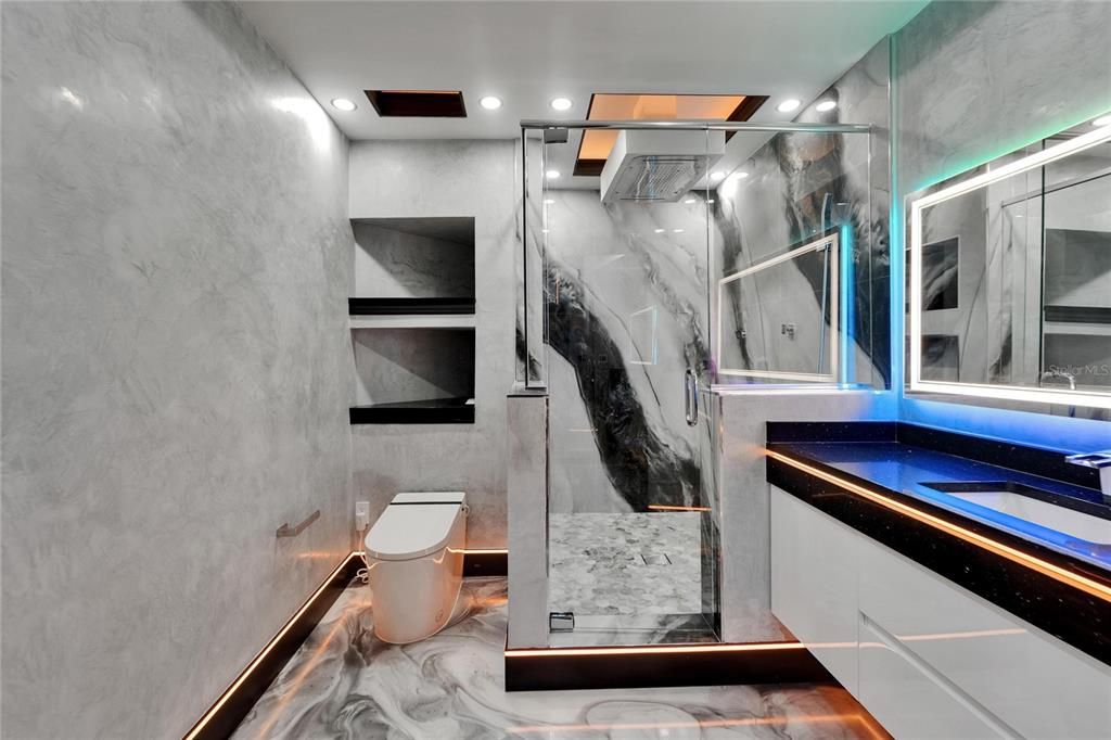 For Sale: $19,999,999 (7 beds, 6 baths, 12896 Square Feet)