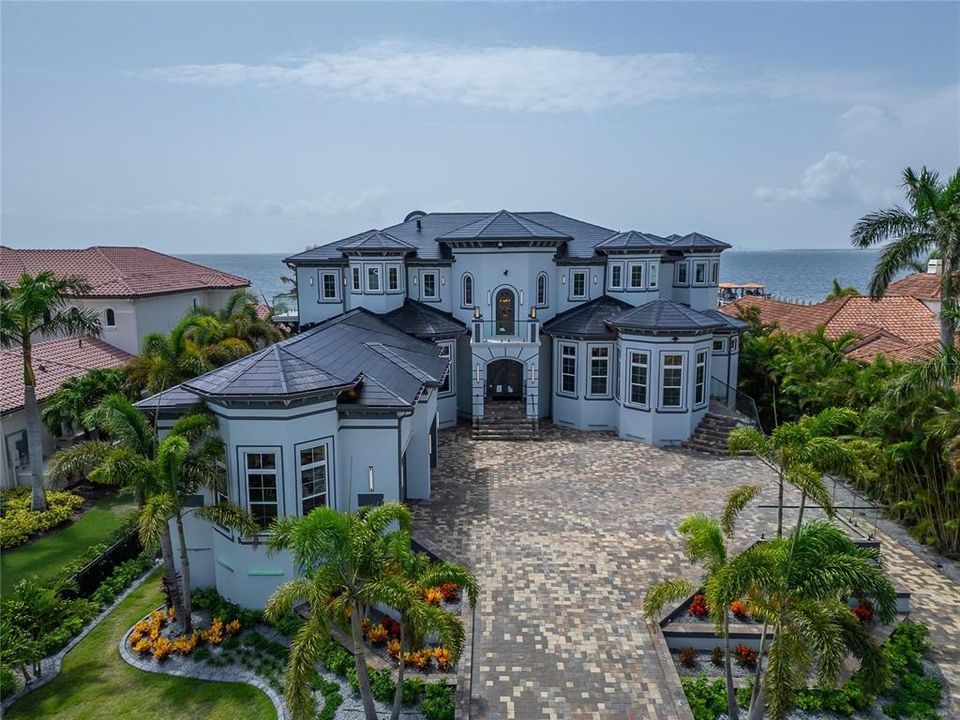 For Sale: $19,999,999 (7 beds, 6 baths, 12896 Square Feet)