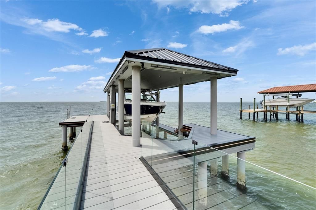 For Sale: $19,999,999 (7 beds, 6 baths, 12896 Square Feet)