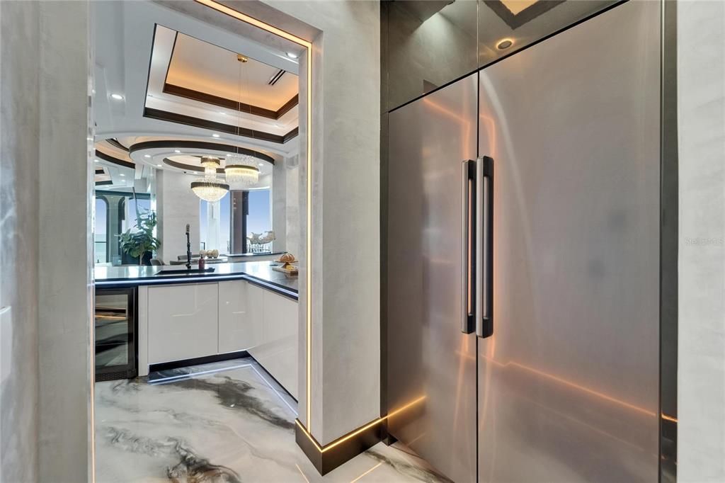 For Sale: $19,999,999 (7 beds, 6 baths, 12896 Square Feet)