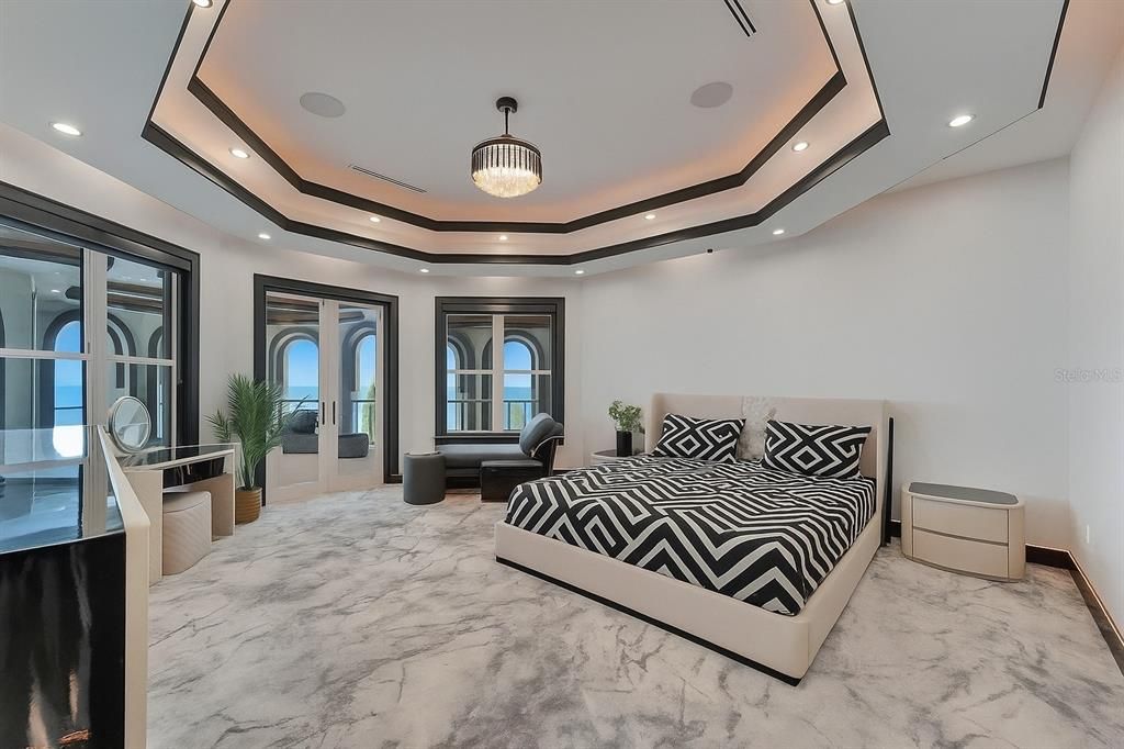 For Sale: $19,999,999 (7 beds, 6 baths, 12896 Square Feet)