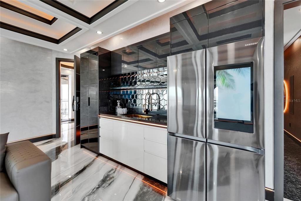 For Sale: $19,999,999 (7 beds, 6 baths, 12896 Square Feet)