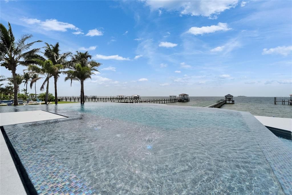 For Sale: $19,999,999 (7 beds, 6 baths, 12896 Square Feet)