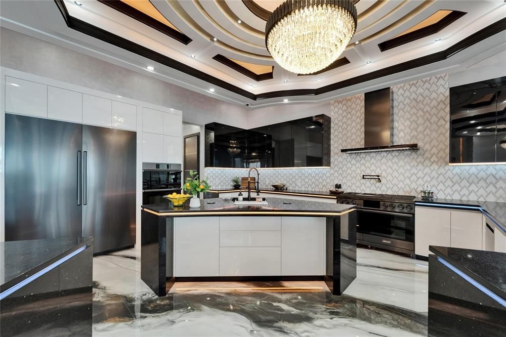 For Sale: $19,999,999 (7 beds, 6 baths, 12896 Square Feet)