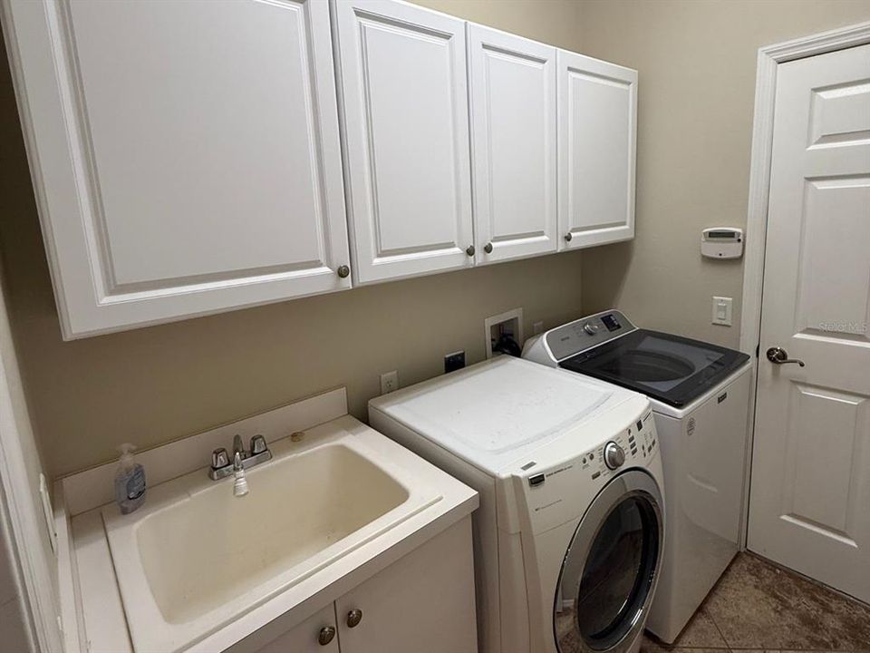 For Rent: $5,500 (4 beds, 3 baths, 2116 Square Feet)