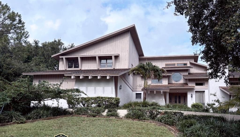 Recently Sold: $1,062,000 (5 beds, 4 baths, 3906 Square Feet)