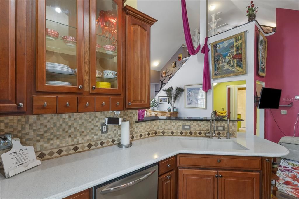 Active With Contract: $350,000 (3 beds, 2 baths, 1529 Square Feet)