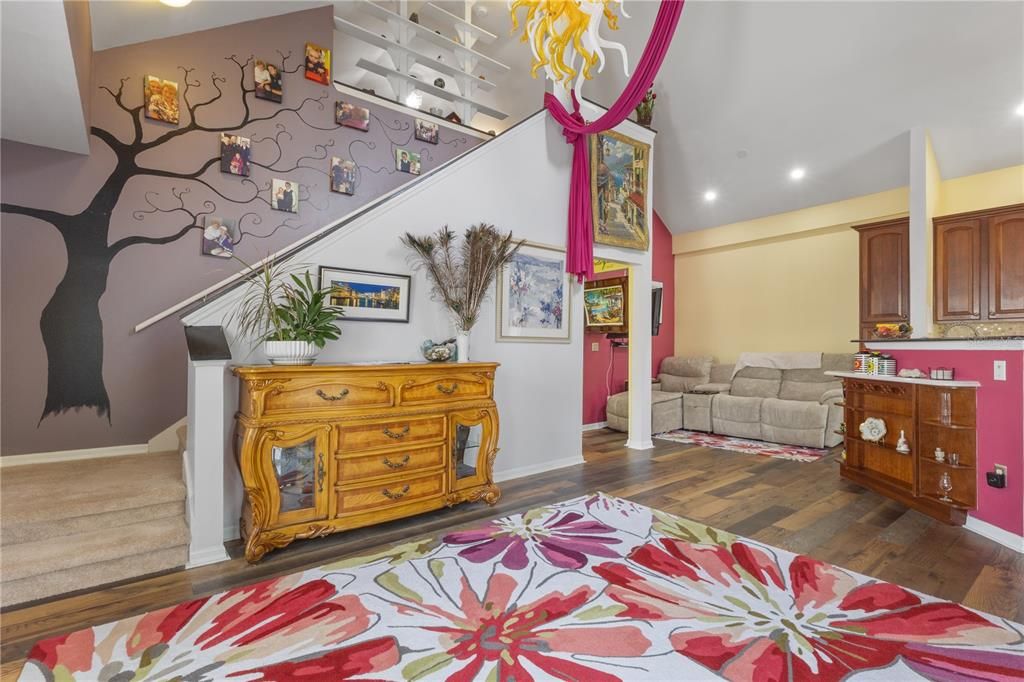 Active With Contract: $350,000 (3 beds, 2 baths, 1529 Square Feet)