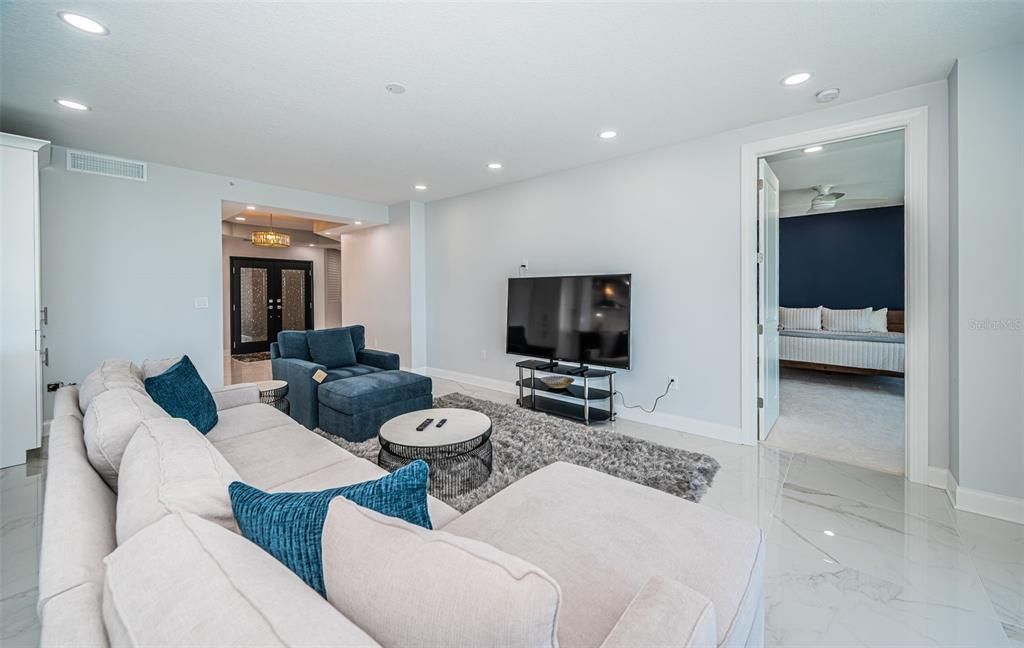 На продажу: $1,795,000 (2 спален, 2 ванн, 2319 Квадратных фут)