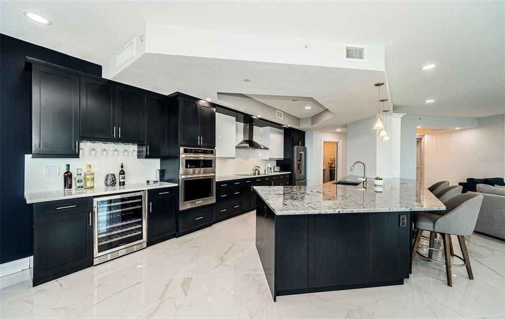 На продажу: $1,795,000 (2 спален, 2 ванн, 2319 Квадратных фут)