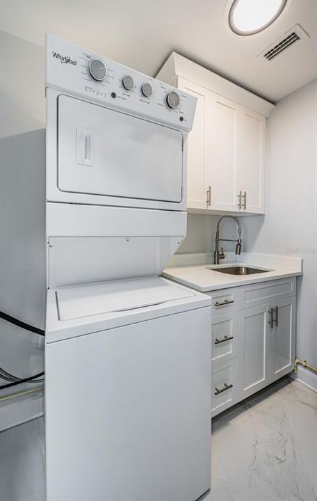 На продажу: $1,795,000 (2 спален, 2 ванн, 2319 Квадратных фут)