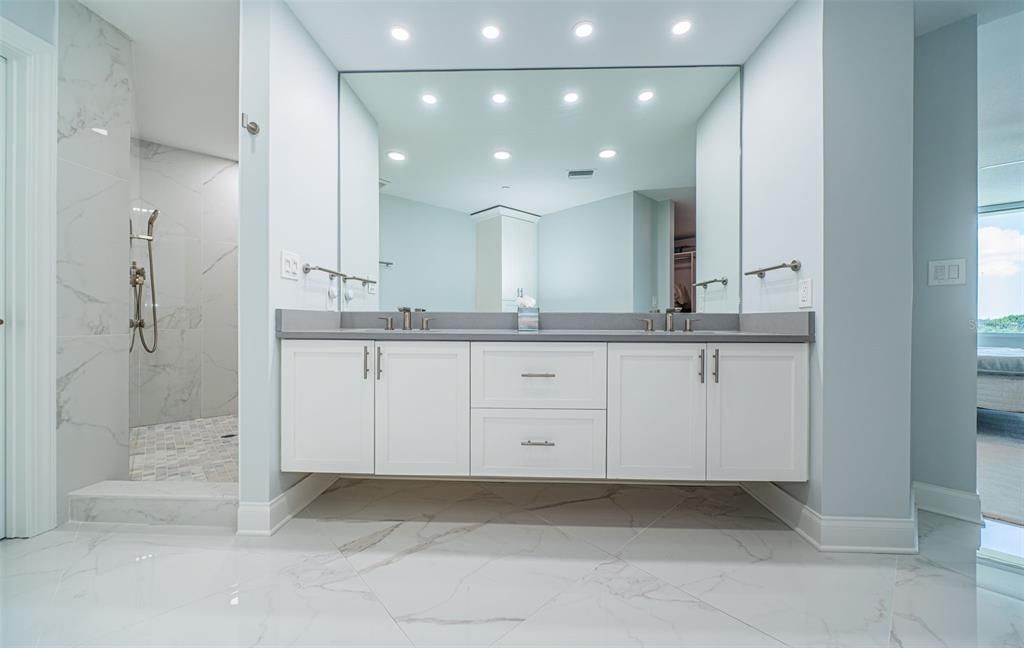 На продажу: $1,795,000 (2 спален, 2 ванн, 2319 Квадратных фут)