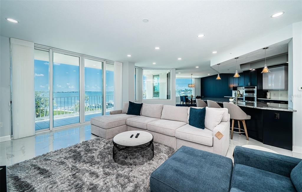 На продажу: $1,795,000 (2 спален, 2 ванн, 2319 Квадратных фут)