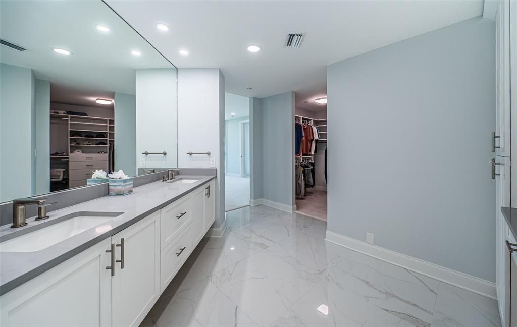 На продажу: $1,795,000 (2 спален, 2 ванн, 2319 Квадратных фут)