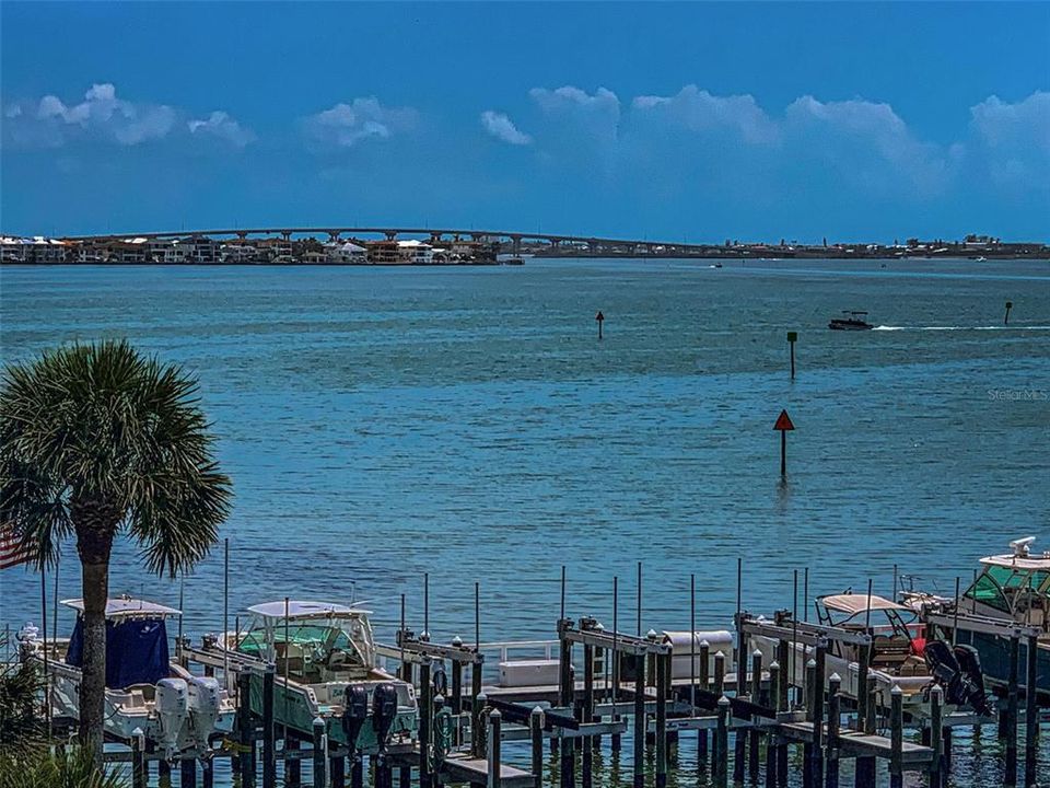 На продажу: $1,795,000 (2 спален, 2 ванн, 2319 Квадратных фут)