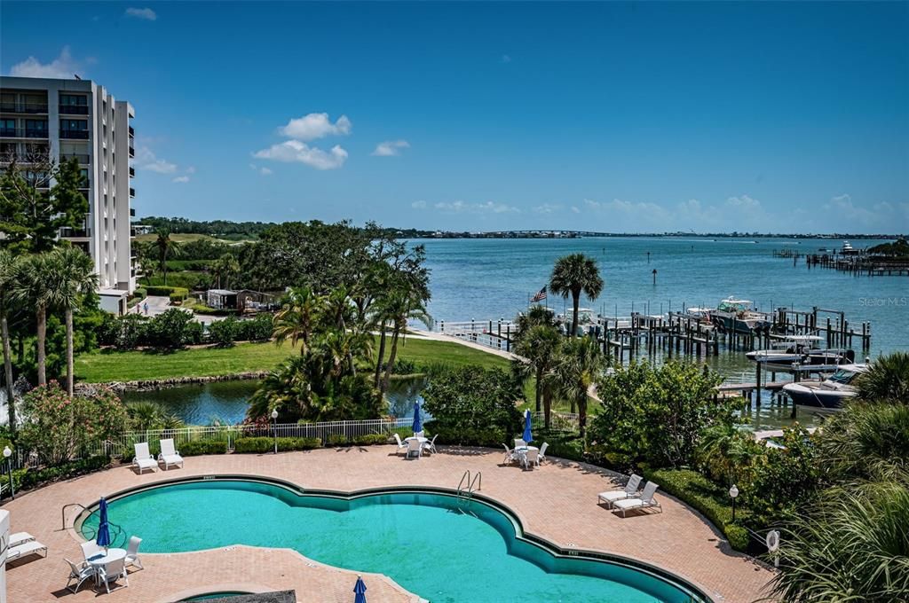 На продажу: $1,795,000 (2 спален, 2 ванн, 2319 Квадратных фут)