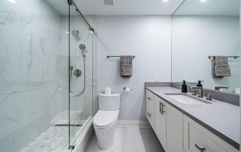 На продажу: $1,795,000 (2 спален, 2 ванн, 2319 Квадратных фут)