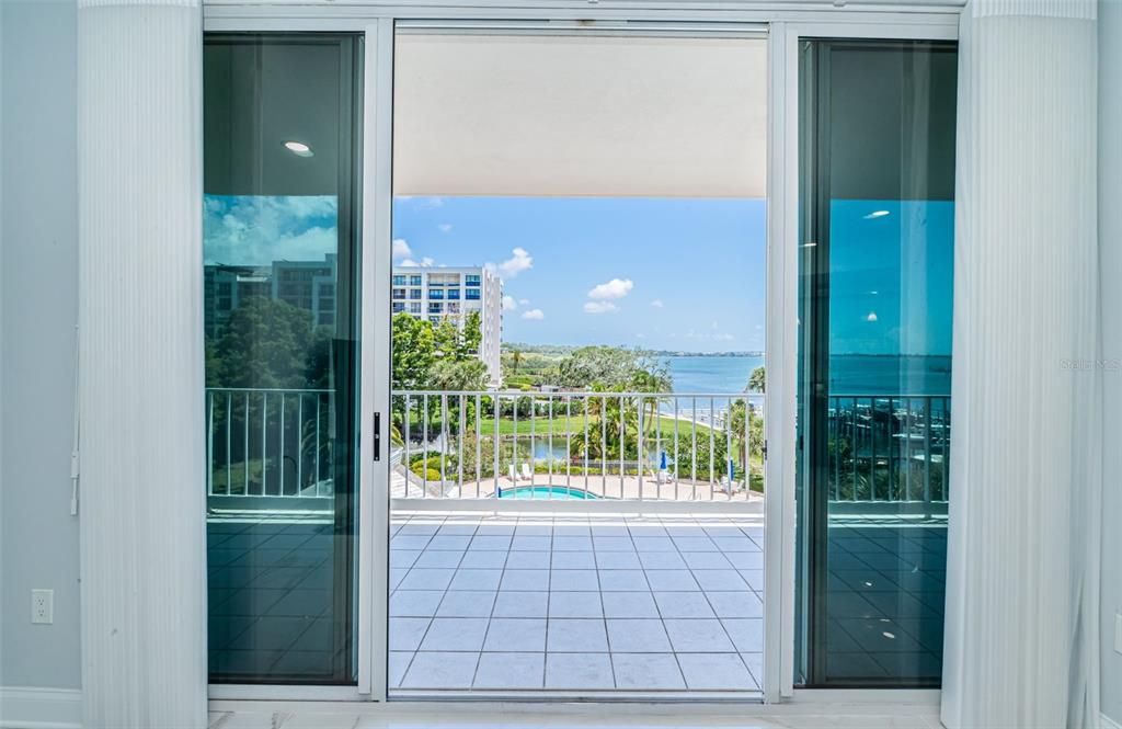 На продажу: $1,795,000 (2 спален, 2 ванн, 2319 Квадратных фут)