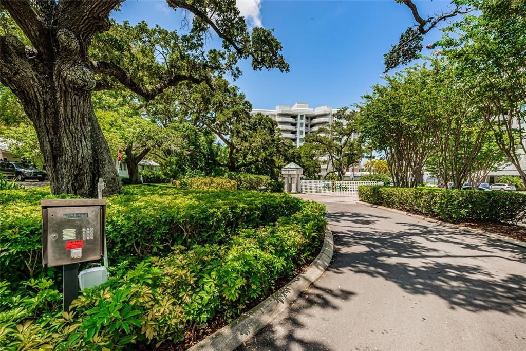 На продажу: $1,795,000 (2 спален, 2 ванн, 2319 Квадратных фут)