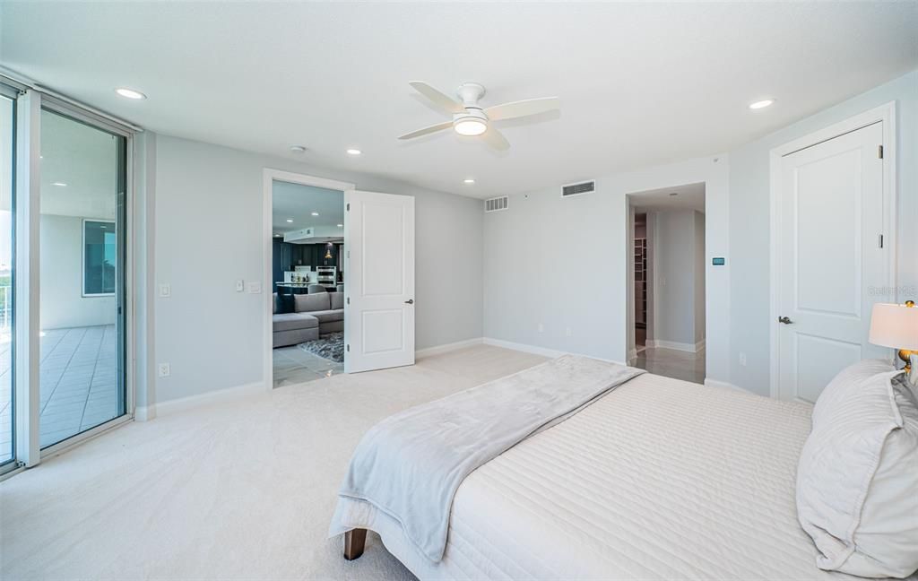 На продажу: $1,795,000 (2 спален, 2 ванн, 2319 Квадратных фут)