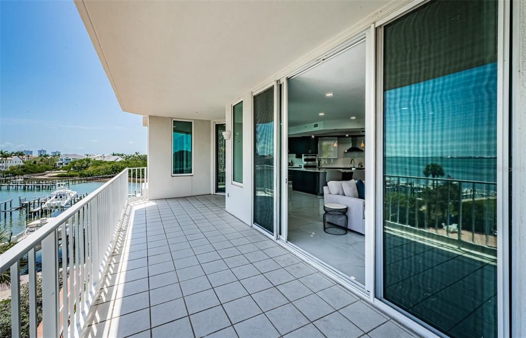 На продажу: $1,795,000 (2 спален, 2 ванн, 2319 Квадратных фут)