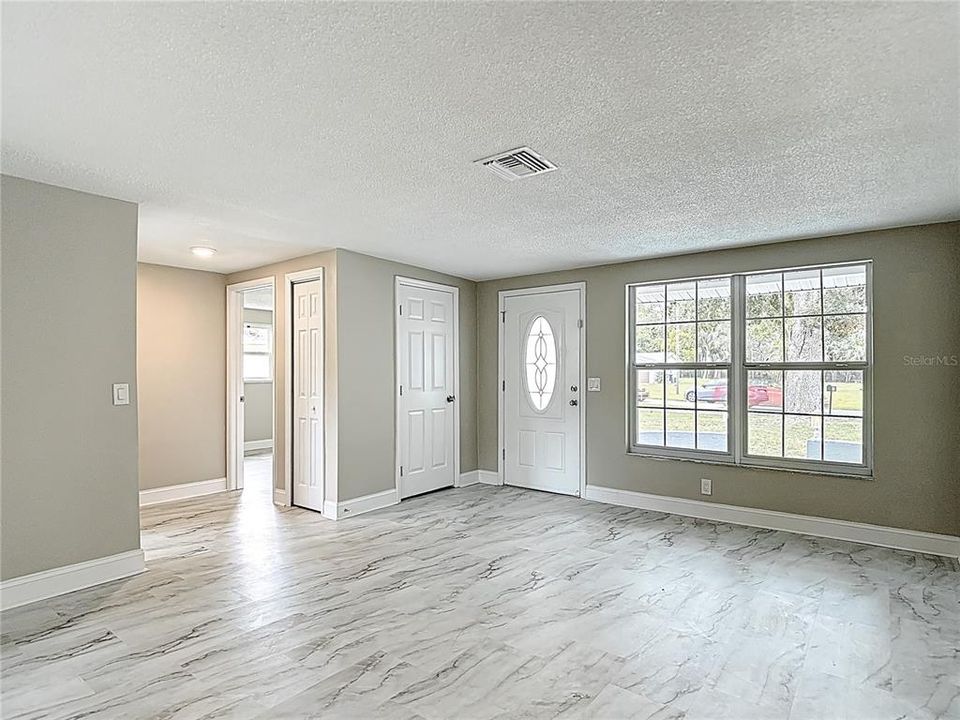 Active With Contract: $225,000 (3 beds, 2 baths, 1116 Square Feet)