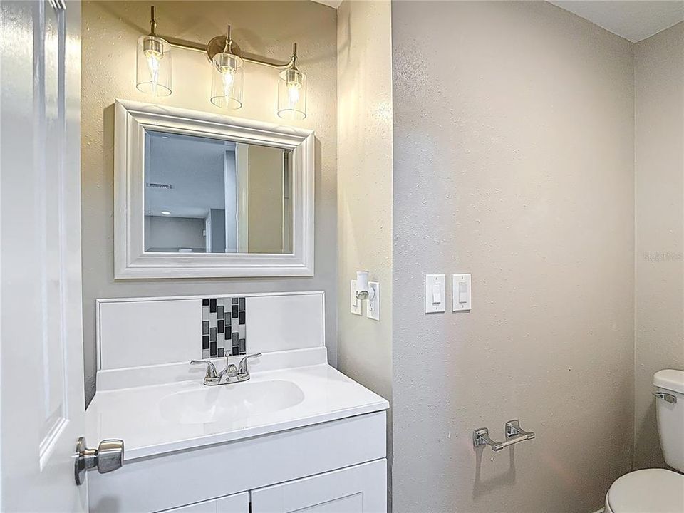 Active With Contract: $225,000 (3 beds, 2 baths, 1116 Square Feet)