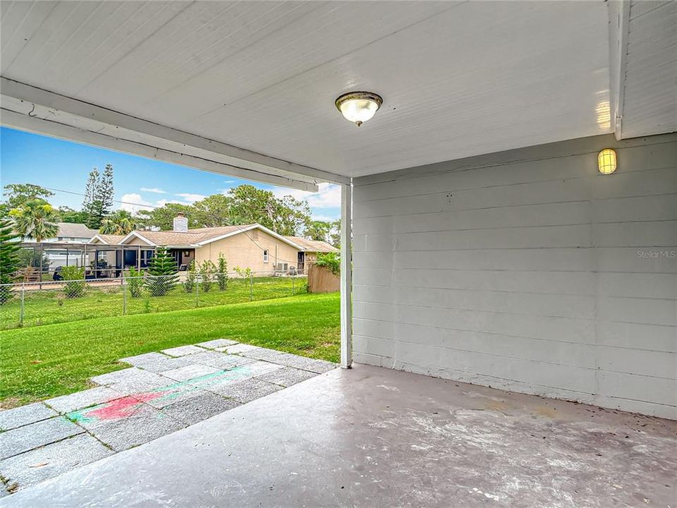 Active With Contract: $225,000 (3 beds, 2 baths, 1116 Square Feet)