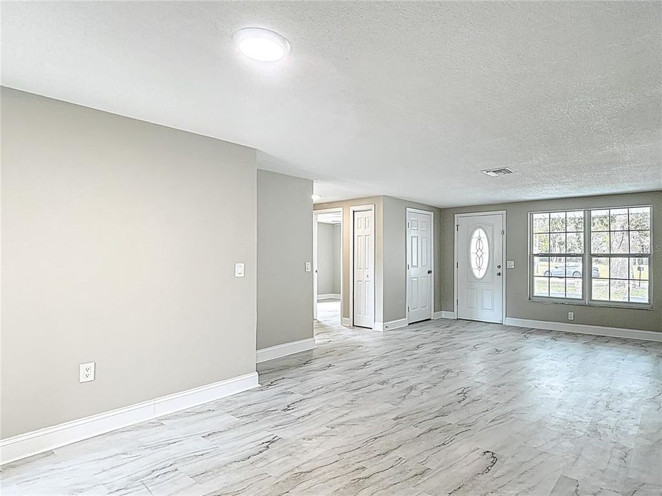 Active With Contract: $225,000 (3 beds, 2 baths, 1116 Square Feet)