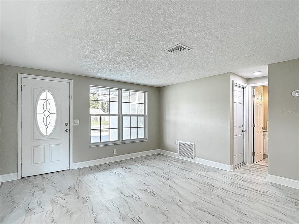 Active With Contract: $225,000 (3 beds, 2 baths, 1116 Square Feet)