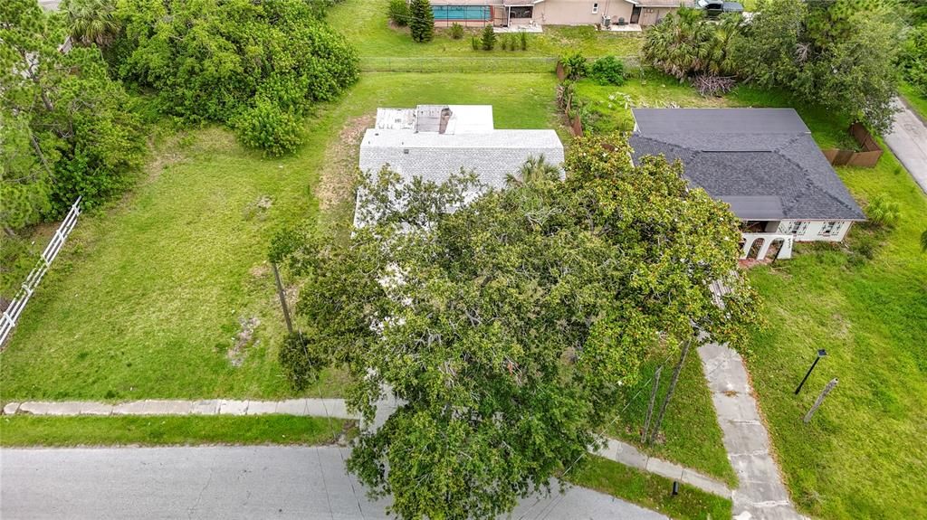 Active With Contract: $225,000 (3 beds, 2 baths, 1116 Square Feet)