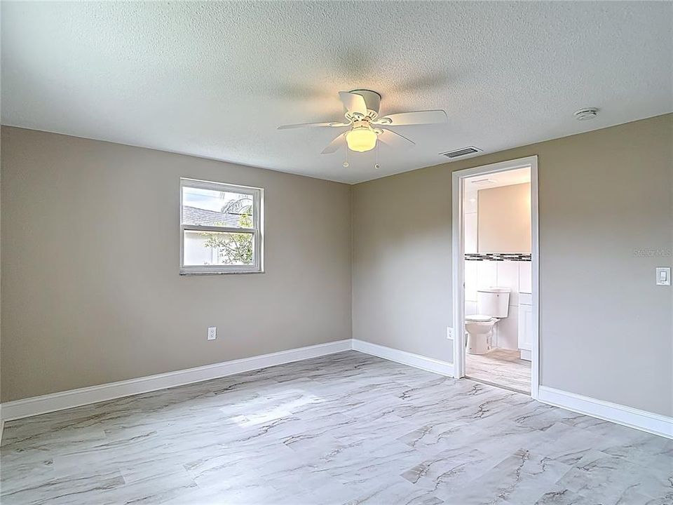 Active With Contract: $225,000 (3 beds, 2 baths, 1116 Square Feet)