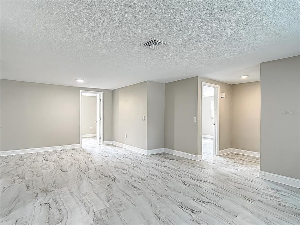 Active With Contract: $225,000 (3 beds, 2 baths, 1116 Square Feet)