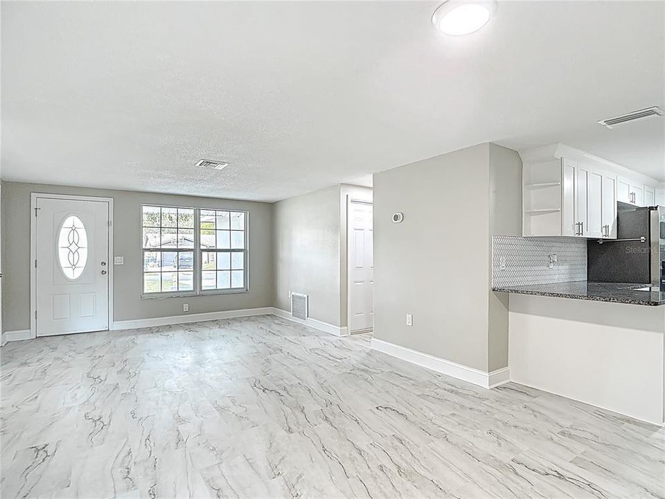 Active With Contract: $225,000 (3 beds, 2 baths, 1116 Square Feet)