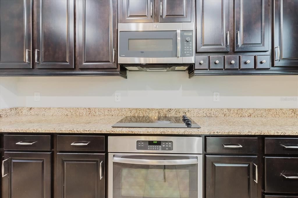 待售: $585,000 (5 贝兹, 3 浴室, 3440 平方英尺)