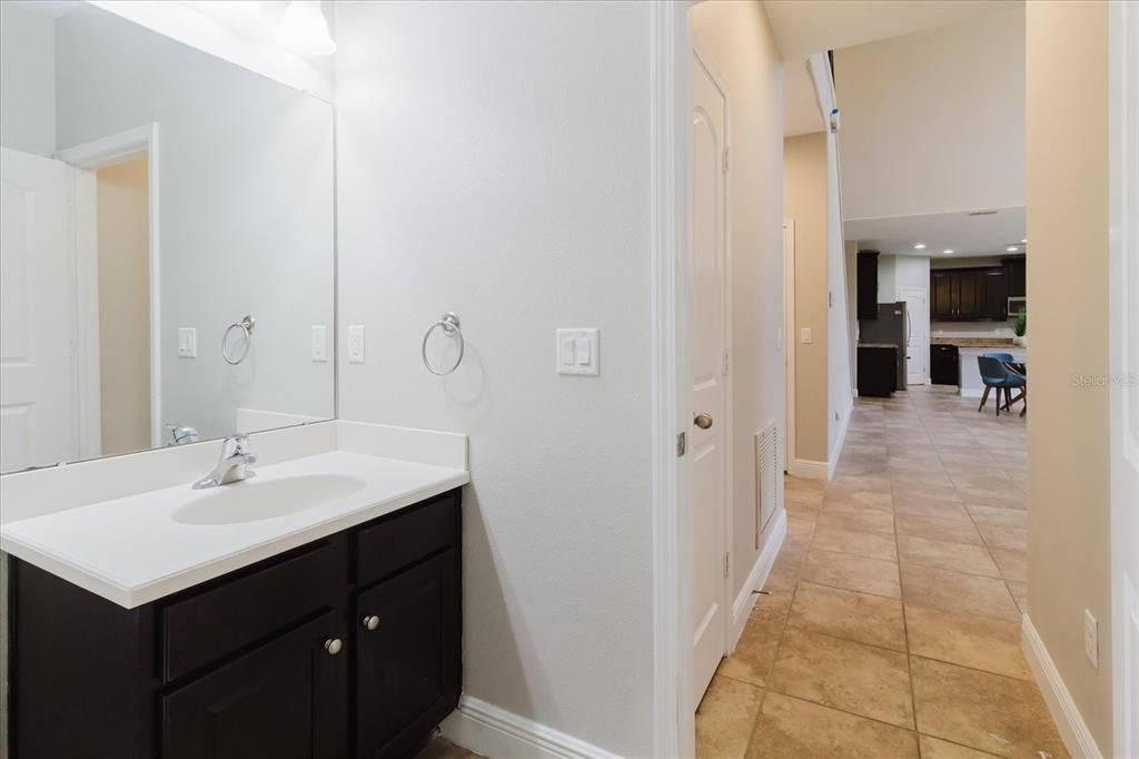 待售: $585,000 (5 贝兹, 3 浴室, 3440 平方英尺)