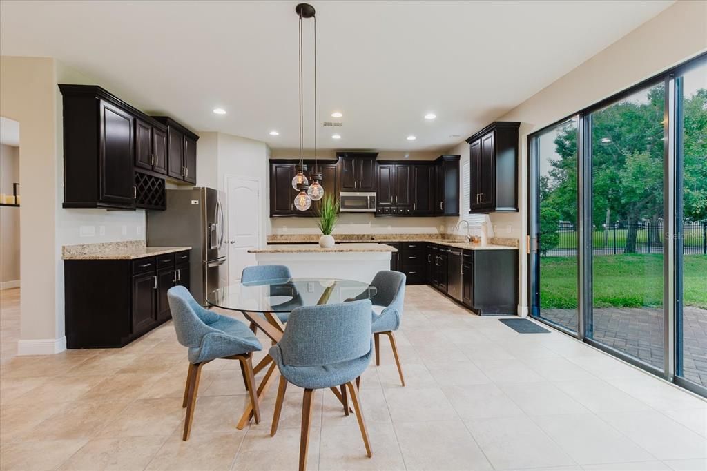 待售: $585,000 (5 贝兹, 3 浴室, 3440 平方英尺)