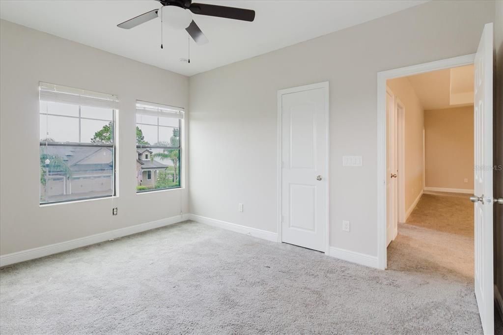 待售: $585,000 (5 贝兹, 3 浴室, 3440 平方英尺)